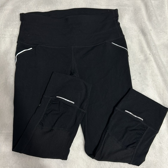 Athleta Relay black Capri cropped leggings - Picture 3 of 11